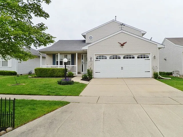 621 Erin Dr photo 1