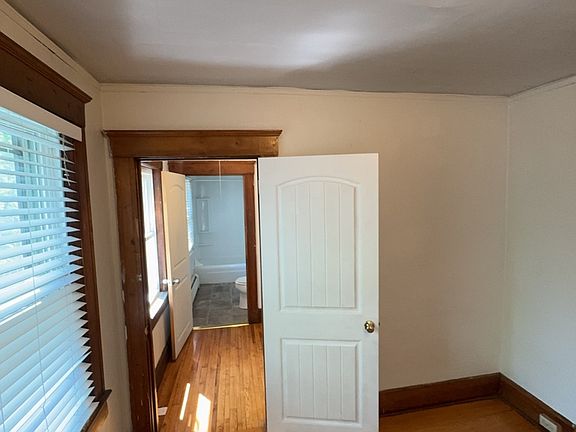 4th image of 623 Main St #623
