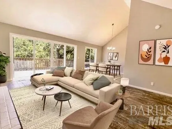 3 Oak Forest Lane, Santa Rosa, CA 95409