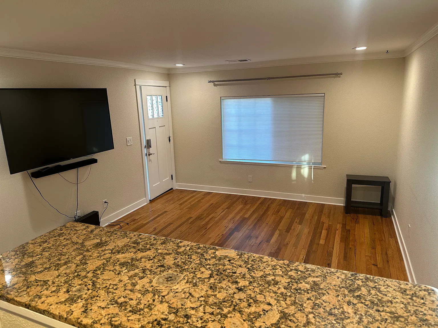 2 bed, 1088 sqft, $3,800 — Photo 2