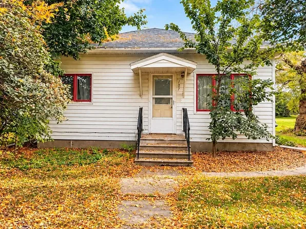 107 N 2nd St, Groton, SD 57445
