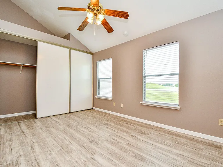 2930 Grants Lake Blvd #407 — Photo 10
