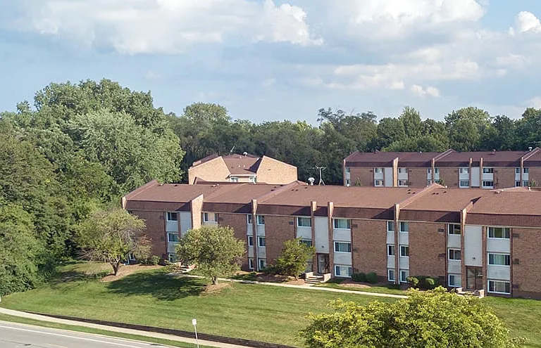 Prentiss Creek at Downers Grove Apartments — Photo 31