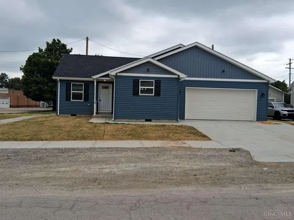 70 Church St, New Vienna, OH 45159