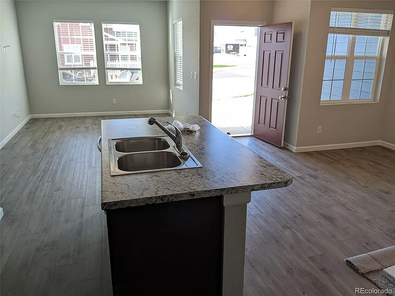 5331 Mountain Vista Hts — Photo 2