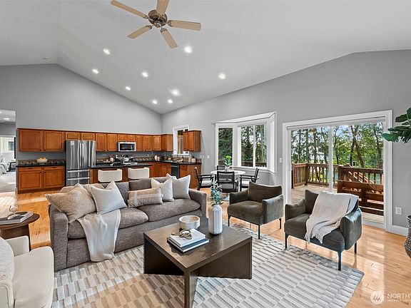 4th image of 1010 Potlatch Drive