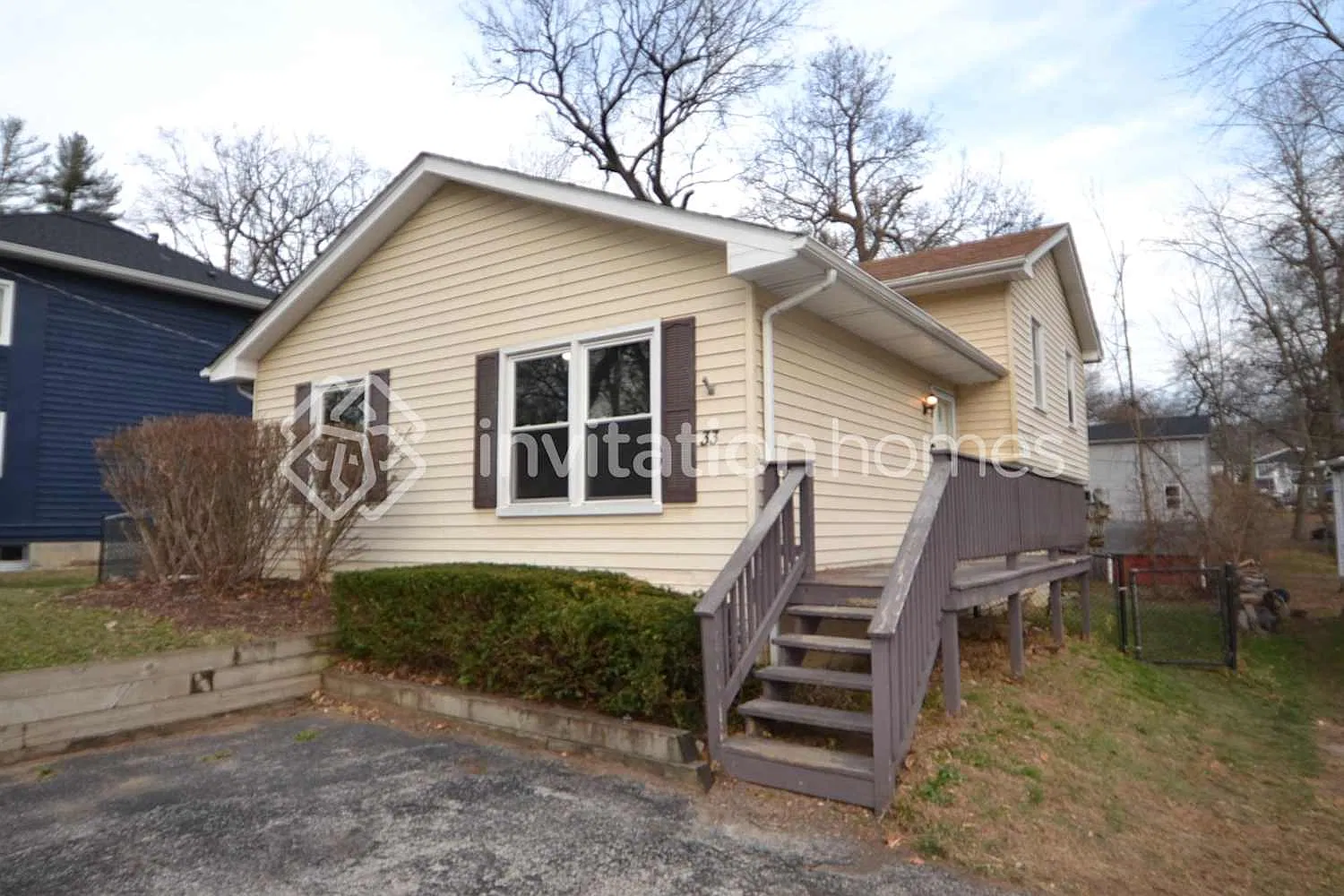 33 Woodland Ave Fox Lake, IL 60020 — Photo 1