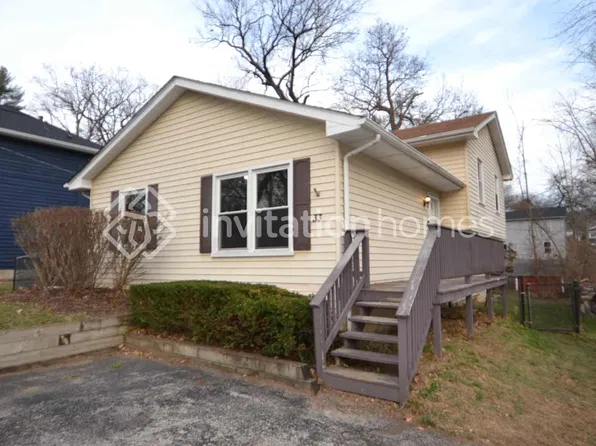 33 Woodland Ave, Fox Lake, IL 60020