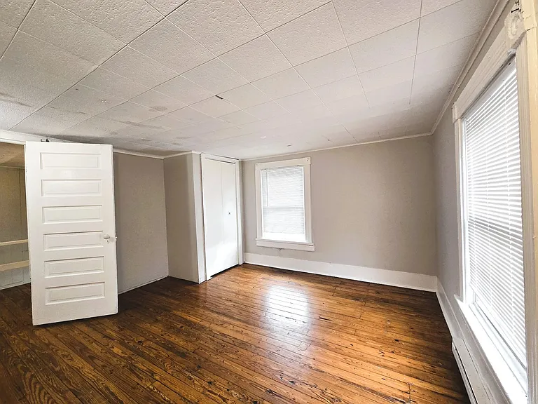 2239 Cobbs St — Photo 3
