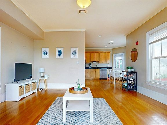 5th image of 561 Broadway APT A2