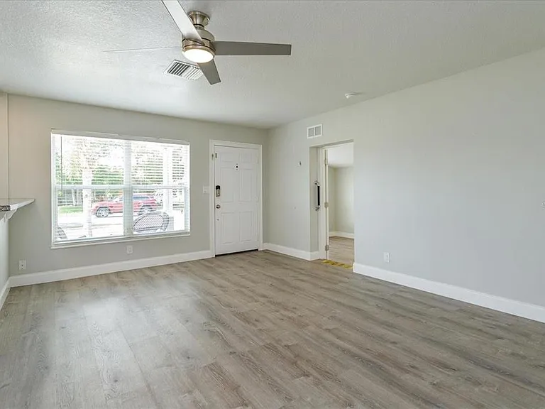 504 El Dorado Way — Photo 5