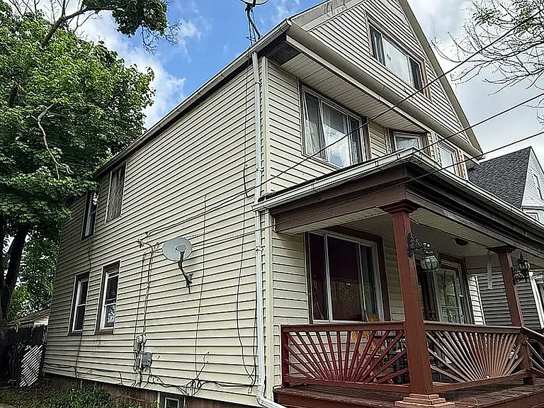 3914 Riverside Ave — Photo 2