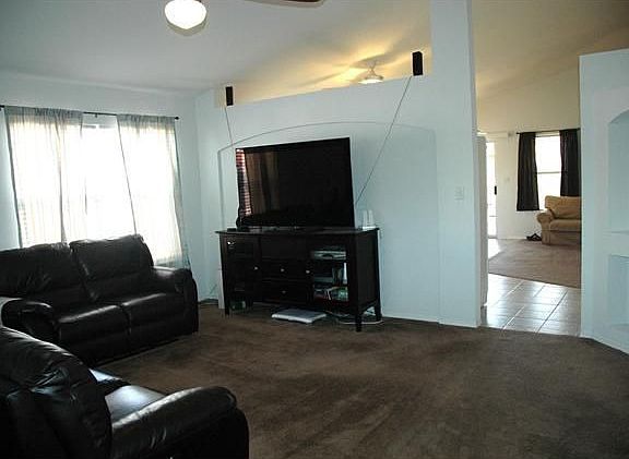 4th image of 11949 Oak Crossing Dr