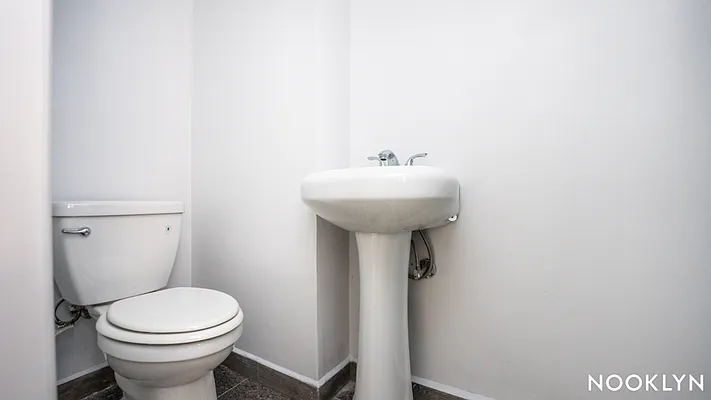 Rented by Nooklyn NYC LLC | media 53