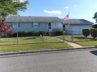 673 Newhall St, Fall River, MA 02721