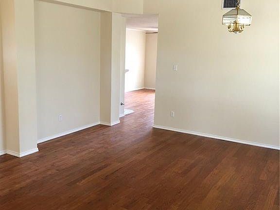 4th image of 844 Whitehall Dr