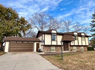 18 N Willowgreen Ct, Mason City, IA 50401