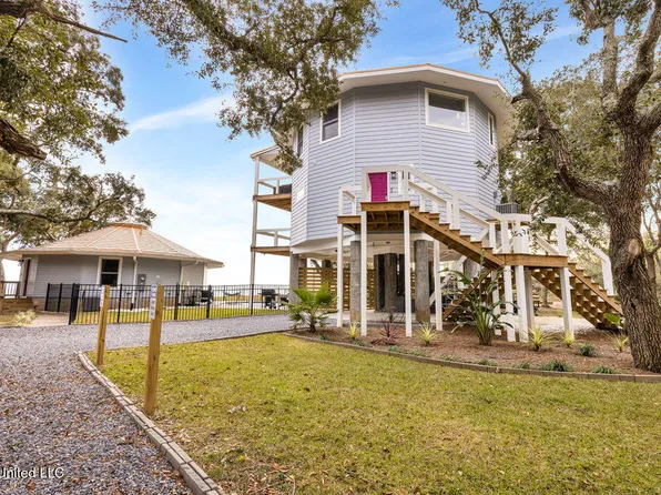 5333 E Belle Fontaine Rd, Ocean Springs, MS 39564