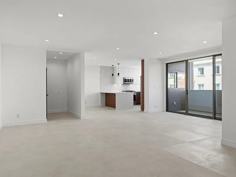 137 S Maple Dr #301 — Photo 9