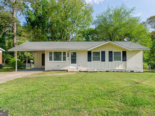 302 Roxbury Dr, Riverdale, GA 30274