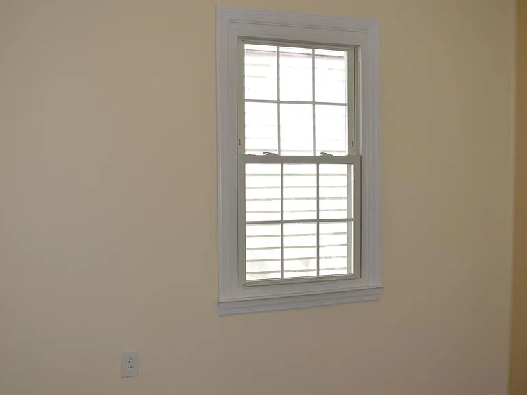 186 S Park Ave — Photo 17