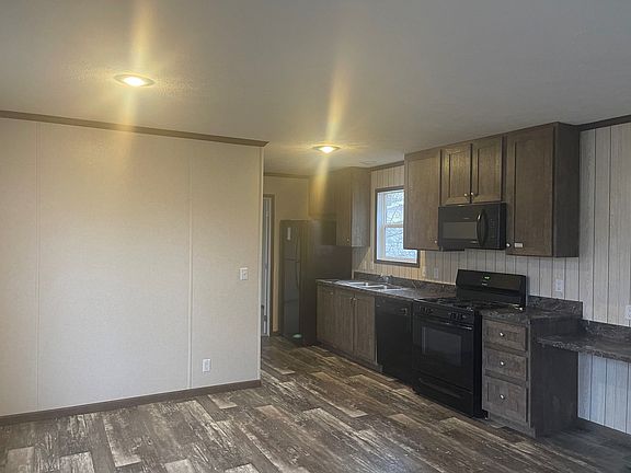 2nd image of 9910 Geraldine St #203