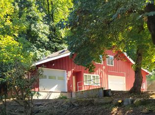 16878 S Clackamas River Dr, Oregon City, OR
