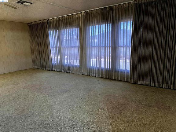 5th image of 29258 Whalebone Way