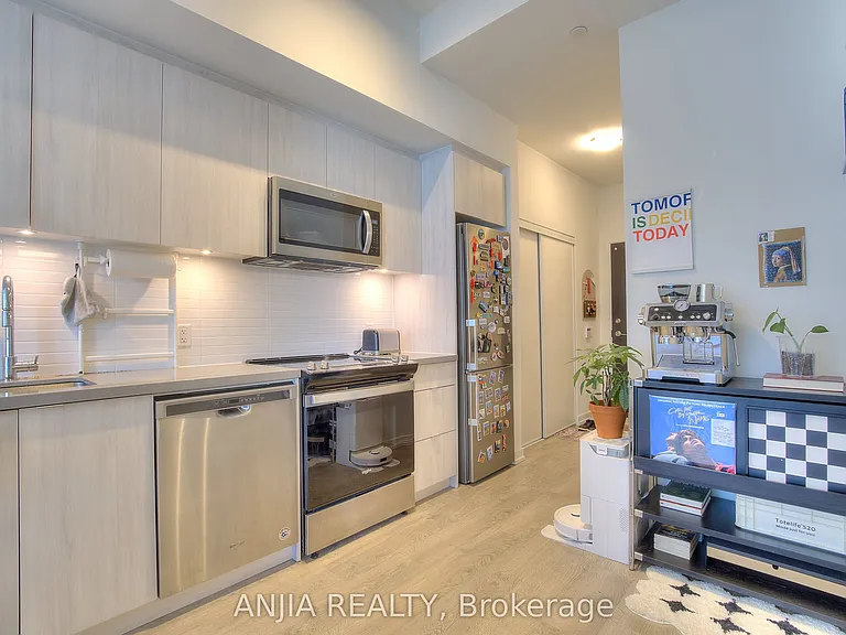8868 Yonge St #701 — Photo 12