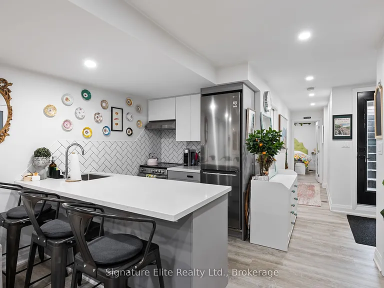 157 Dovercourt Rd #BASEMENT — Photo 3
