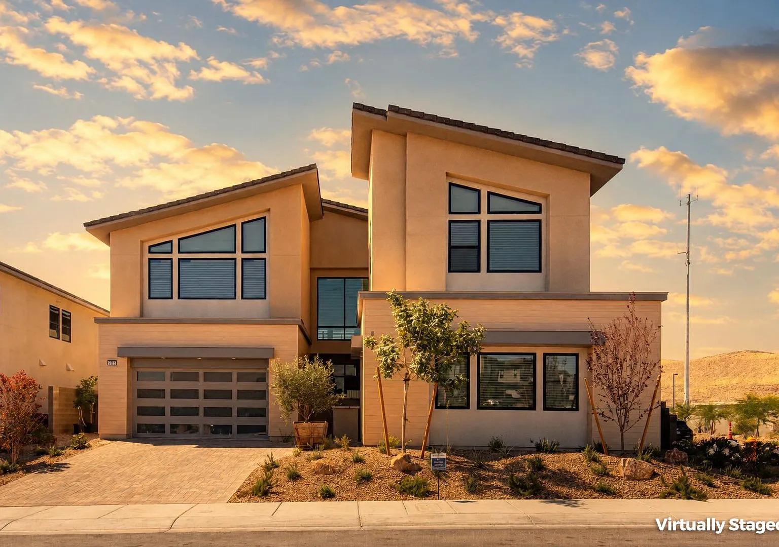 Stunning modern luxury home located in prestigious guard-gated Summerlin community of Ascension — Photo 2