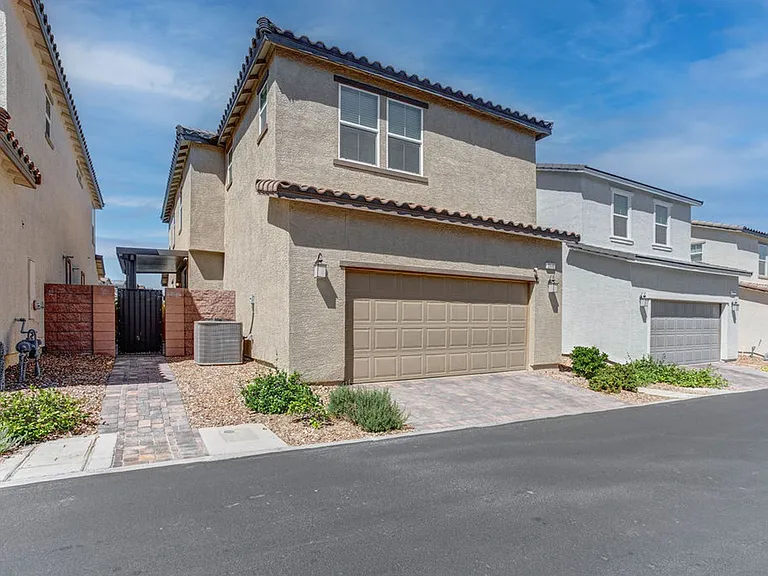 2648 Montesilvano Pl — Photo 44