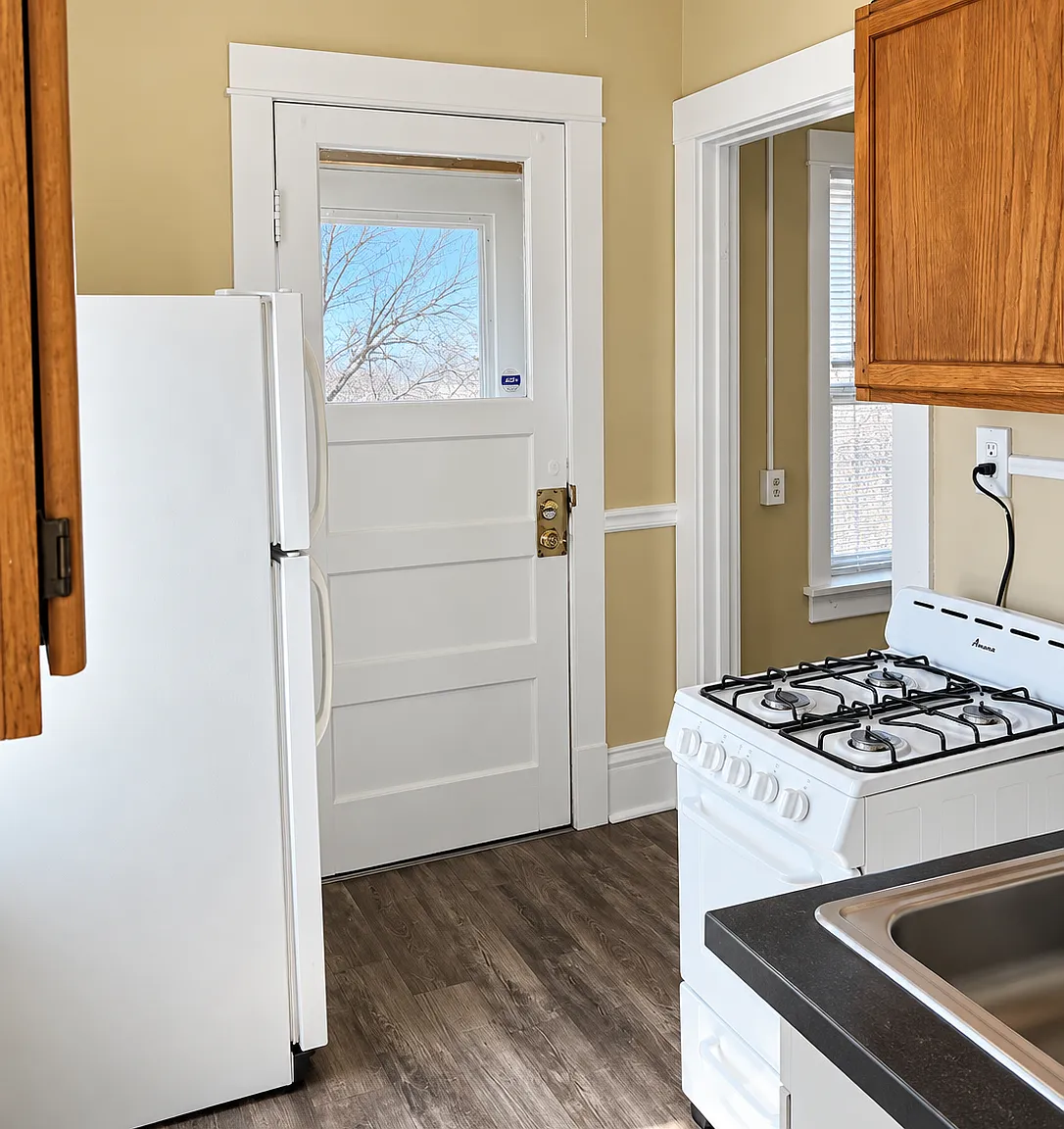 1 bed, $1,049 — Photo 3