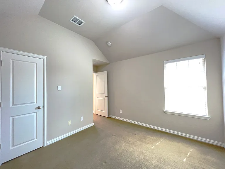 720 Raunald Dr — Photo 22