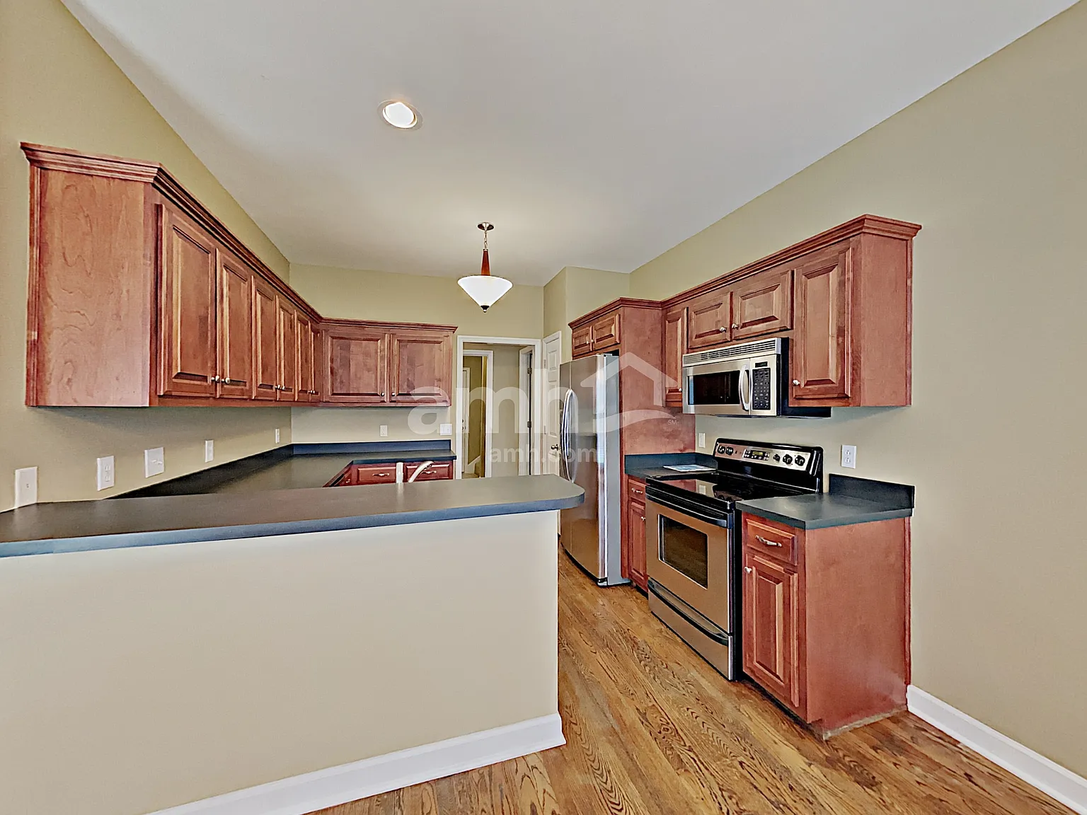 3 bed, 2.5 bath, 2385 sqft, $2,610 — Photo 3