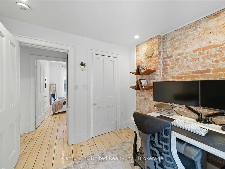 11 Bramley St N — Photo 35