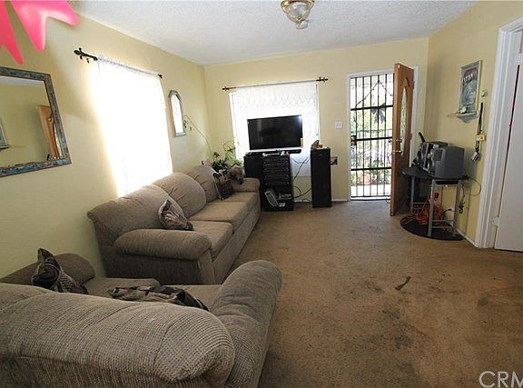 3rd image of 8907 Orchard Ave