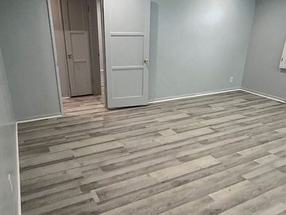 4th image of 8751 Jacmar Ave