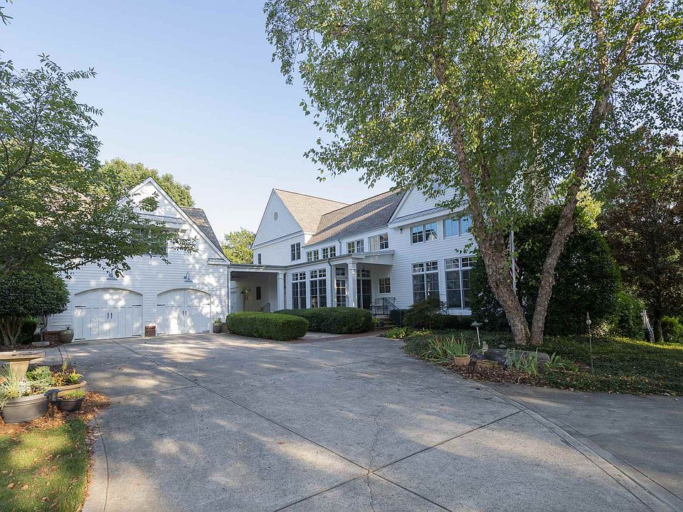 1st image of 106 Walking Horse Ln