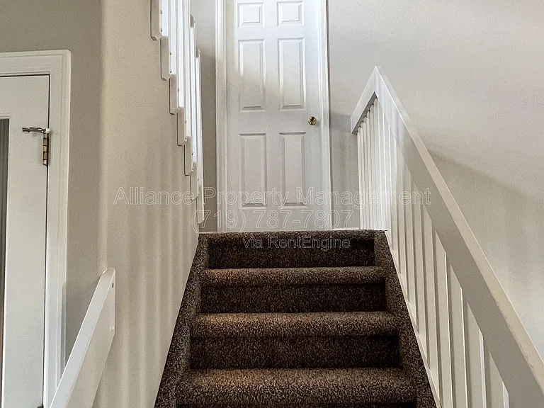 5671 Vermillion Bluffs Dr — Photo 14