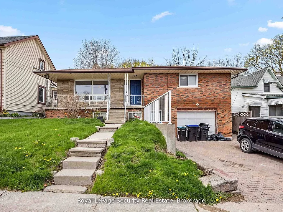 97 John St E #2