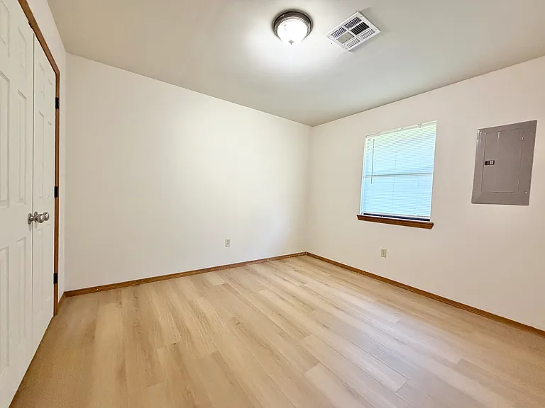385 S Teehee Dr #1 — Photo 20