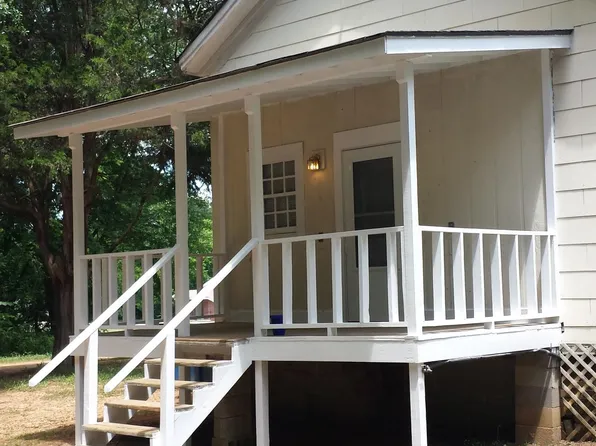 220 Greenleaf St SW, Jacksonville, AL 36265