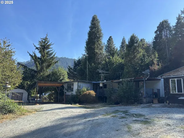 511 Leland Ave, Canyonville, OR 97417