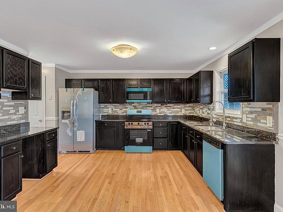 3rd image of 89 Gotland Cir