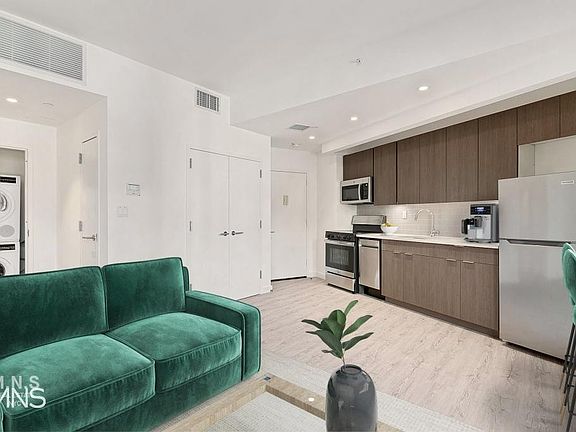 3rd image of 840 Fulton St #307