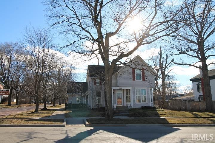 1st image of 207 E Jackson St