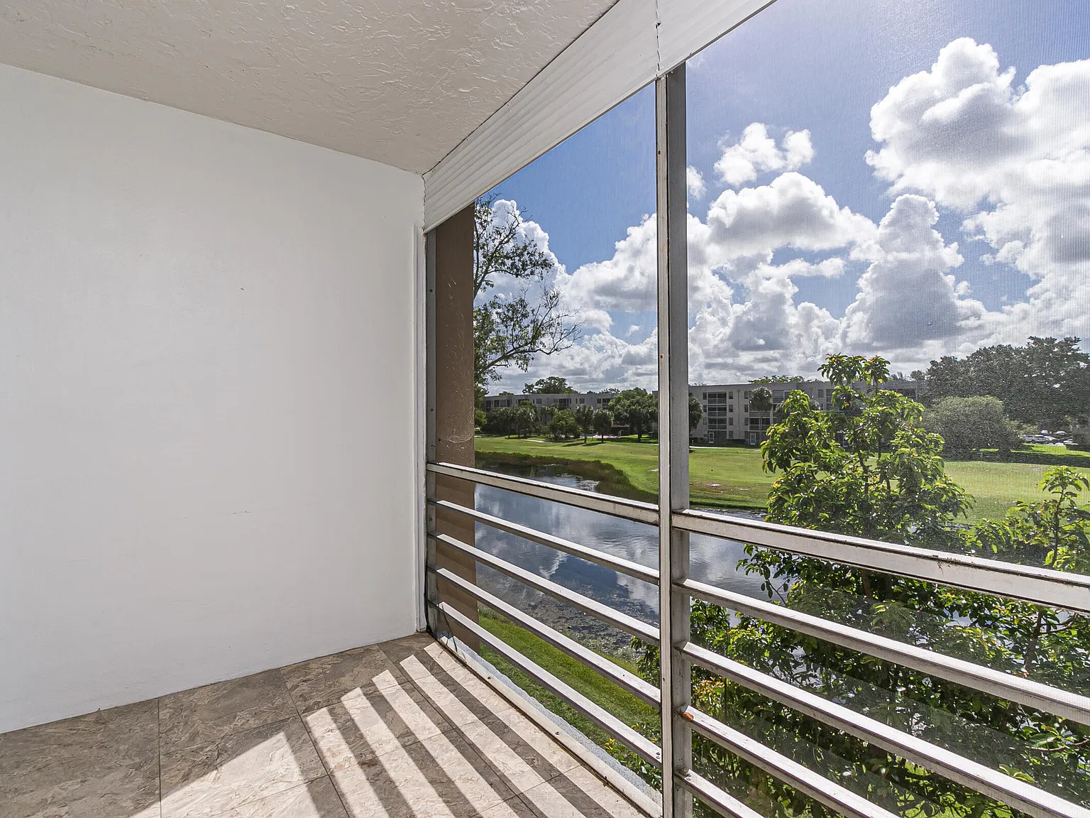1 bed, 1.0 bath, 654 sqft, $1,750 — Photo 3