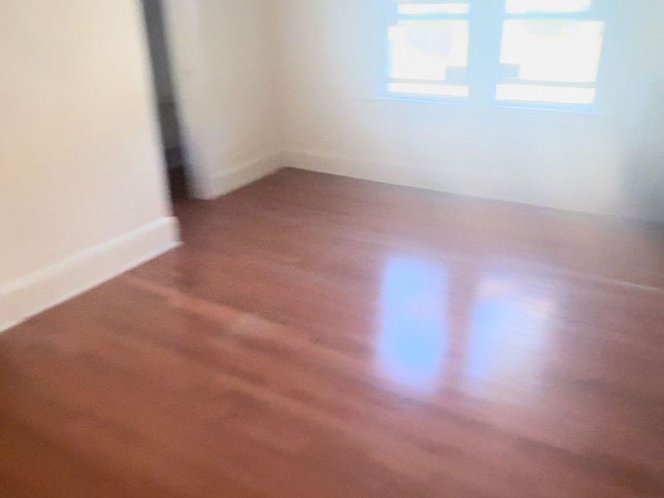 2nd image of 13727 Holly Ave