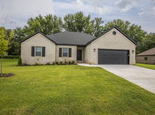 426 E Hayes St, Pea Ridge, AR 72751